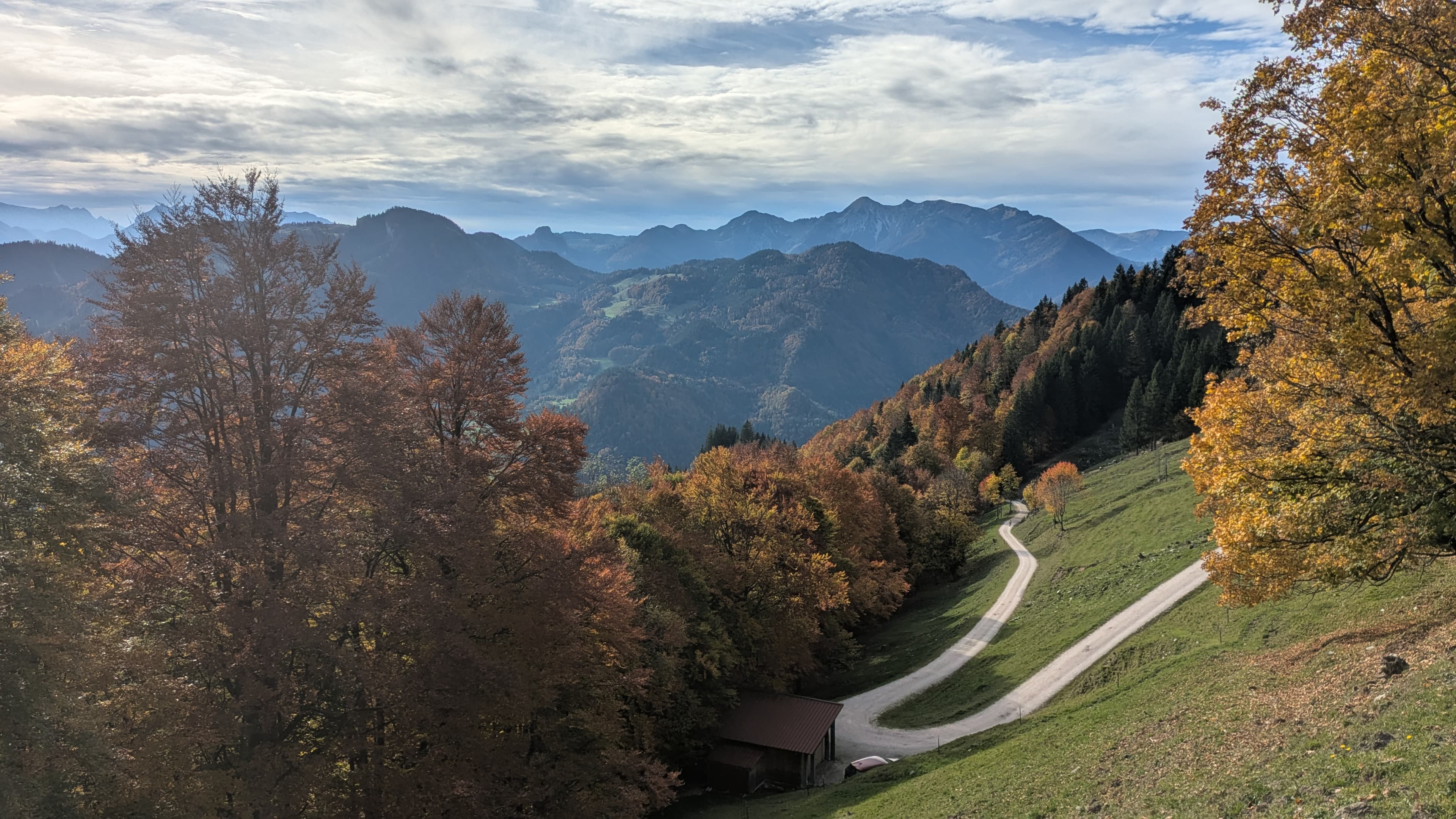 Wanderung über die Tourist Info Achental